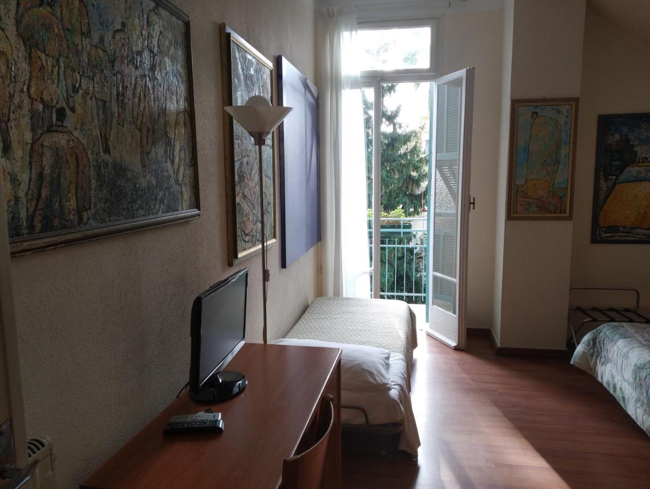Hotel Lucciola Bordighera Buitenkant foto