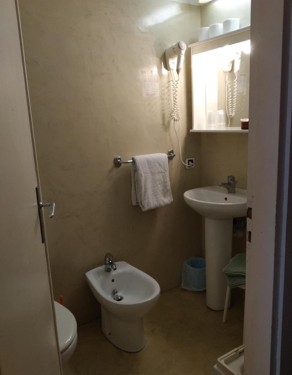 Hotel Lucciola Bordighera Buitenkant foto