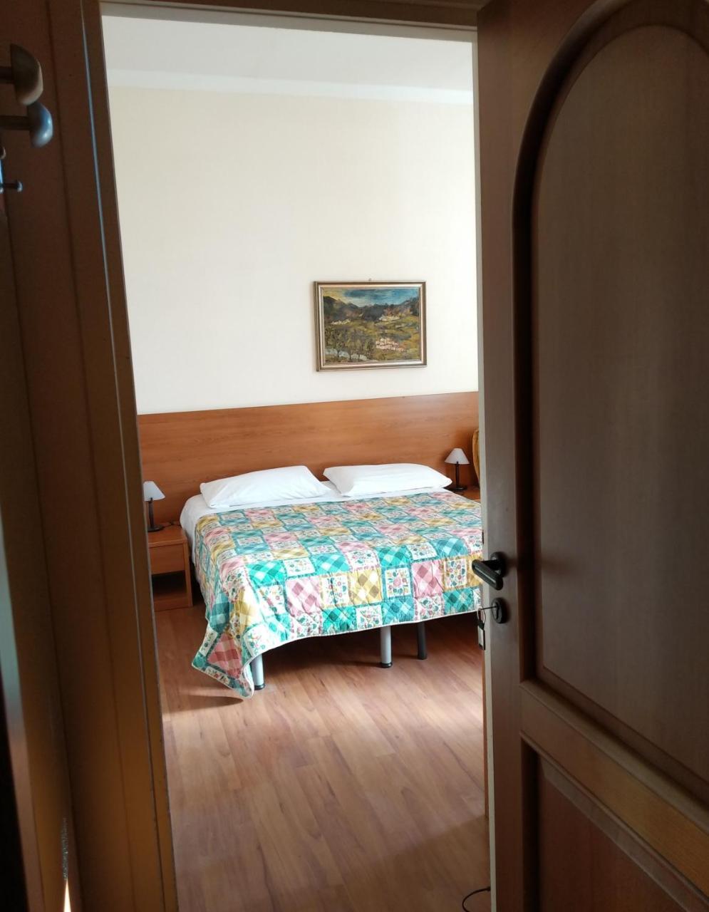 Hotel Lucciola Bordighera Buitenkant foto
