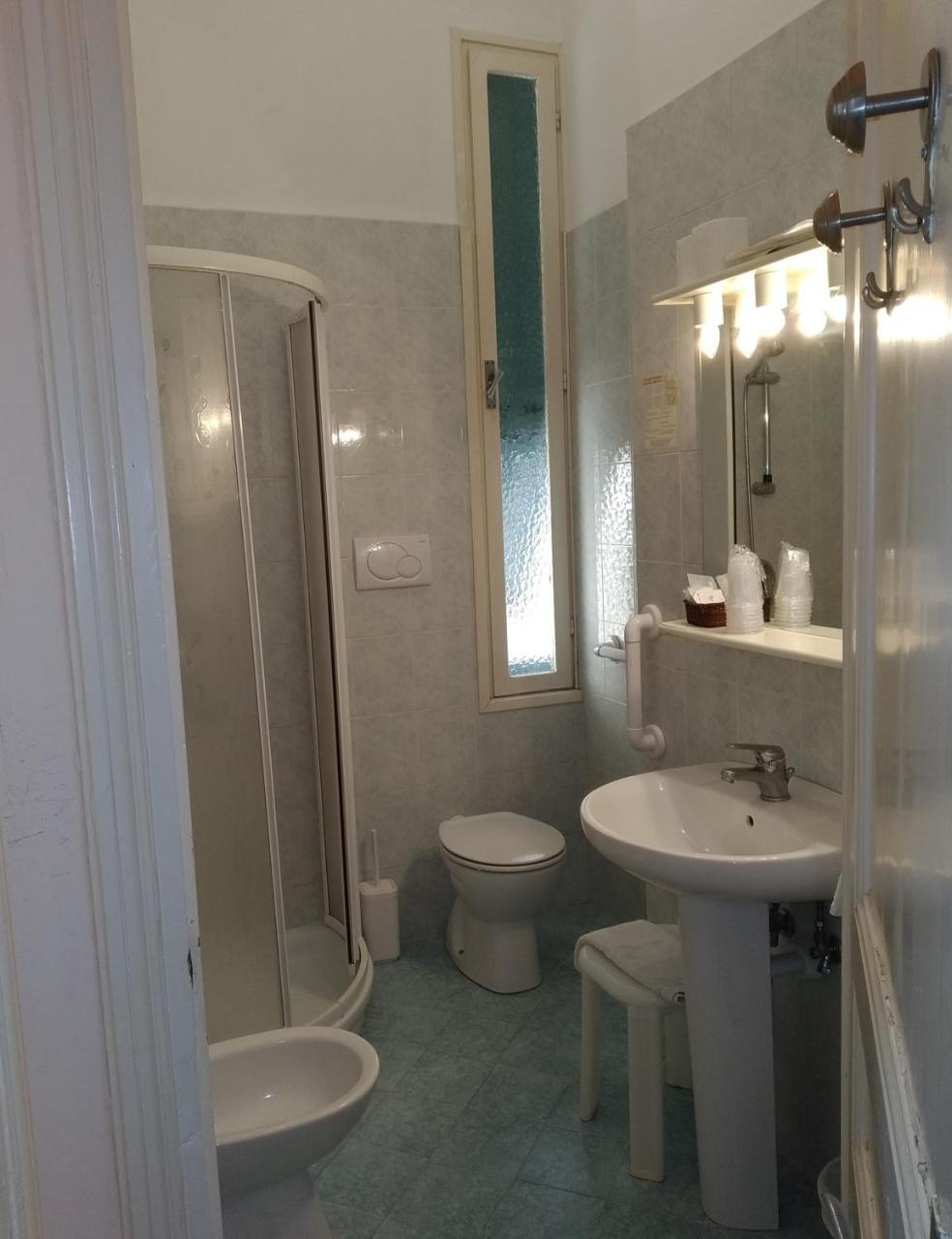 Hotel Lucciola Bordighera Buitenkant foto