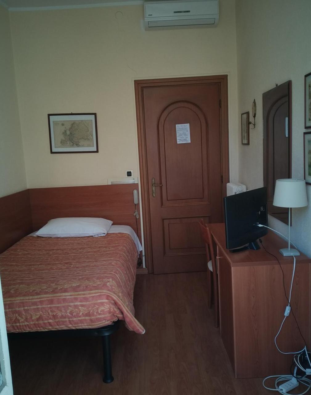 Hotel Lucciola Bordighera Buitenkant foto