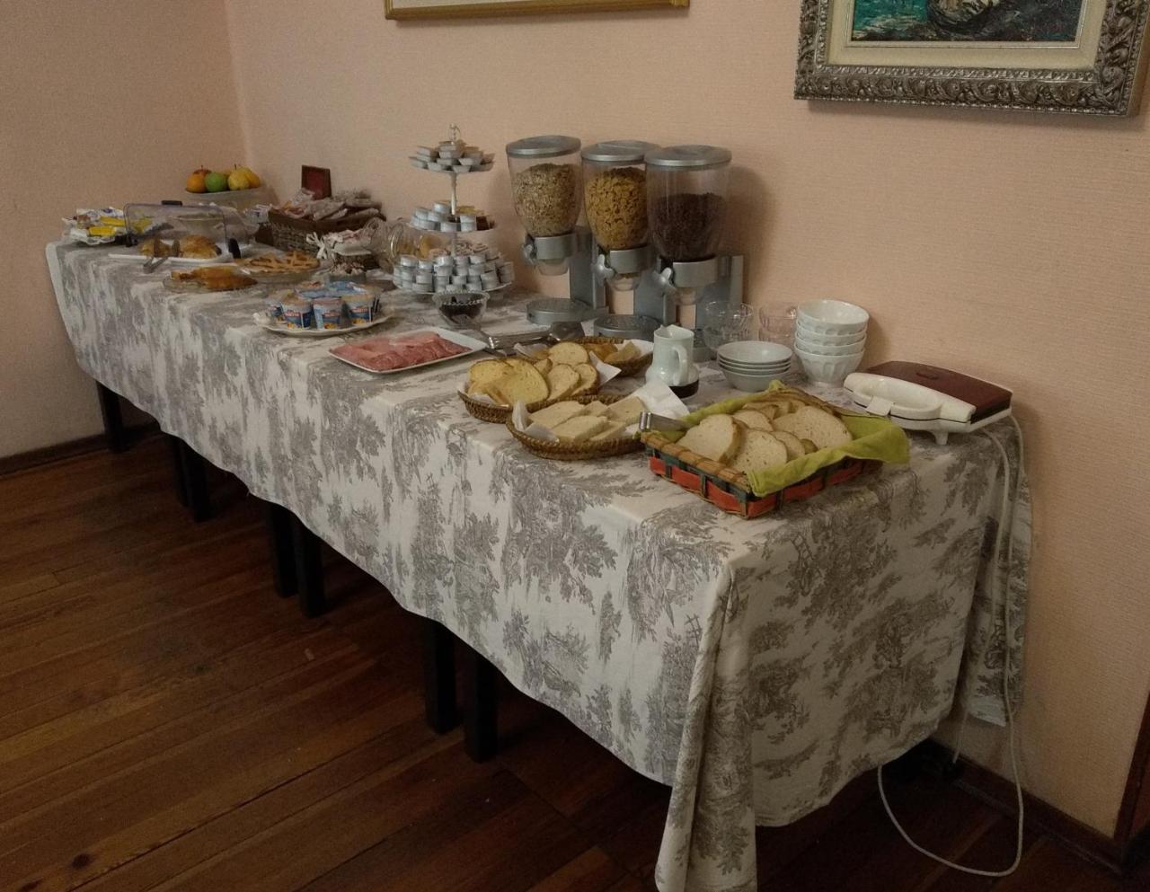 Hotel Lucciola Bordighera Buitenkant foto